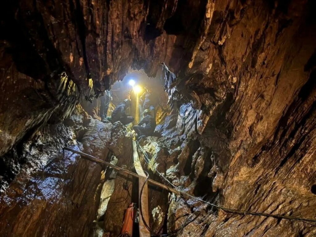 First survivor rescued from flooded cave in Laos | Newsfeed