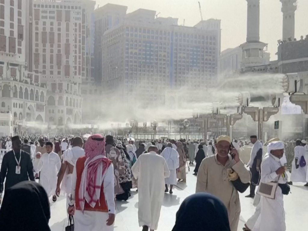 More than 1.5 million pilgrims brave fierce Mecca heat ahead of Hajj | Climate