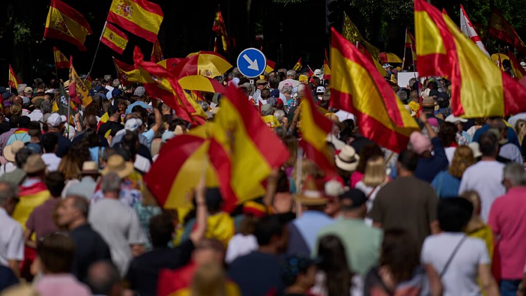 Video. Thousands rally in Madrid demanding Spanish PM Pedro Sánchez resign