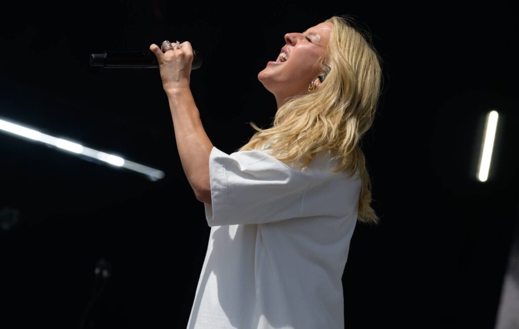 Watch Ellie Goulding debut new single 'Black Prada Dress' at Radio 1's Big Weekend