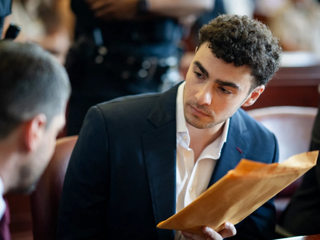 Luigi Mangione to use psychiatric defence in healthcare CEO murder case | Courts News Luigi Mangione to use psychiatric defence in healthcare CEO murder case | Courts News
