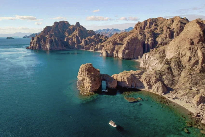 MND Local: Baja news Los Arcos, Los Cabos