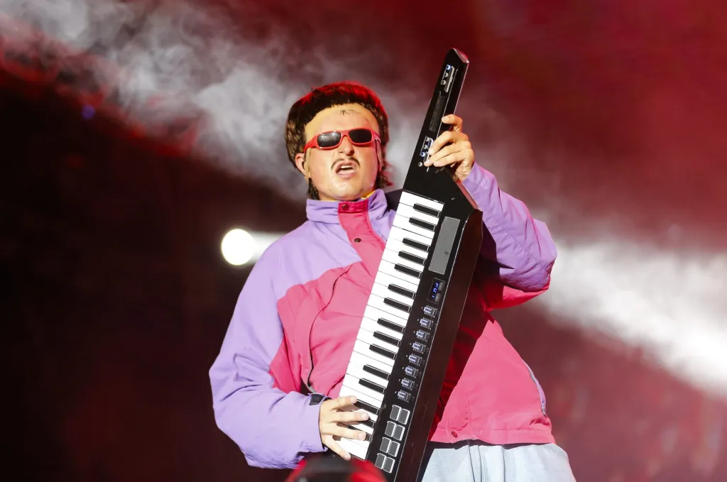 Oliver Tree’s Mom Shares Heartbreaking Post Oliver Tree’s Mom Shares Heartbreaking Post