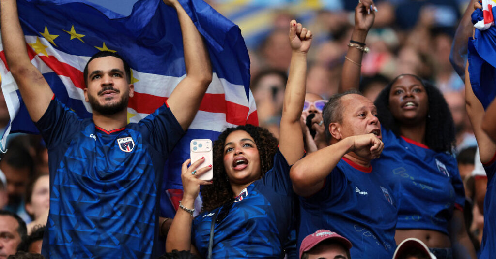 World Cup Updates: Visiting Soccer Fans in Miami Encounter Beaches With Smelly Seaweed
