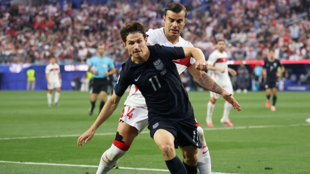 World Cup live updates: USMNT behind in final group game vs Türkiye