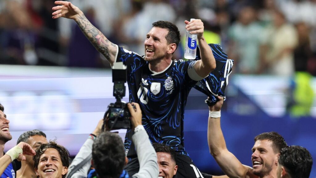 Argentina stun England with late rally to reach World Cup final Argentina stun England with late rally to reach World Cup final