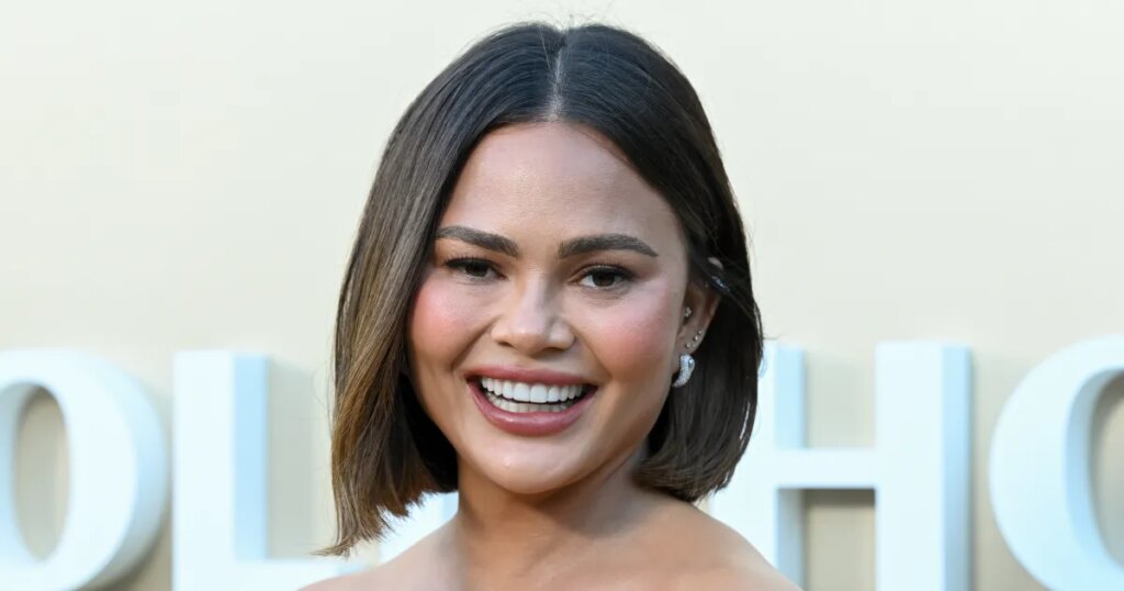 Chrissy Teigen's Luxe-Looking Floral Blouse Style Is on Amazon