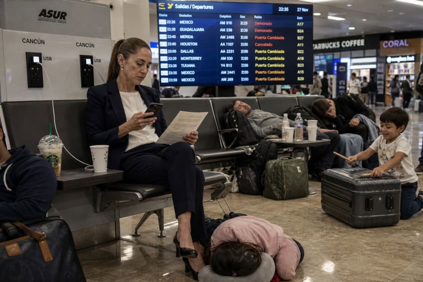El Jalapeño: President Sheinbaum recreates Tom Hanks in ‘The Terminal’ at the Cancún airport on the way to the World Cup final El Jalapeño: President Sheinbaum recreates Tom Hanks in 'The Terminal' at the Cancún airport on the way to the World Cup final