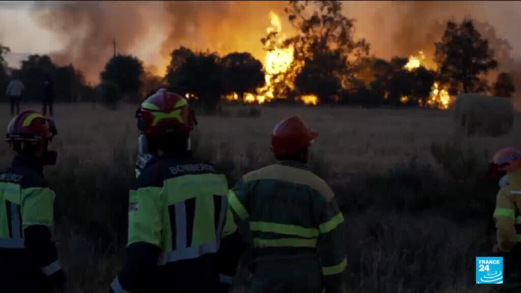 Greek firefighters battle deadly wildfires on Crete for a second day Greek firefighters battle deadly wildfires on Crete for a second day
