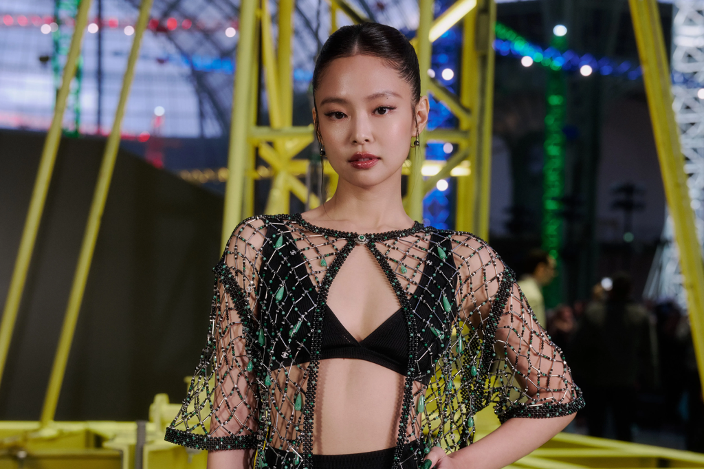JENNIE Debuts Unreleased Songs at Open’er Festival, Teases New Music JENNIE Debuts Unreleased Songs at Open'er Festival, Teases New Music