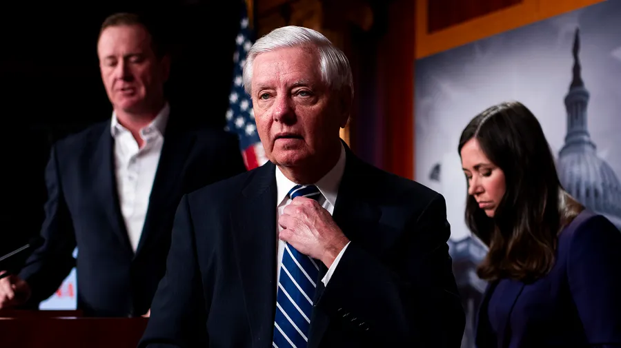Live updates: GOP scrambles to plot course without Graham; Iran, US fight over Strait of Hormuz Live updates: GOP scrambles to plot course without Graham; Iran, US fight over Strait of Hormuz