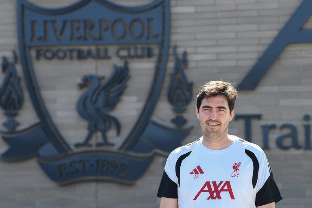 Liverpool ‘definitely need to sign a winger’, says Andoni Iraola