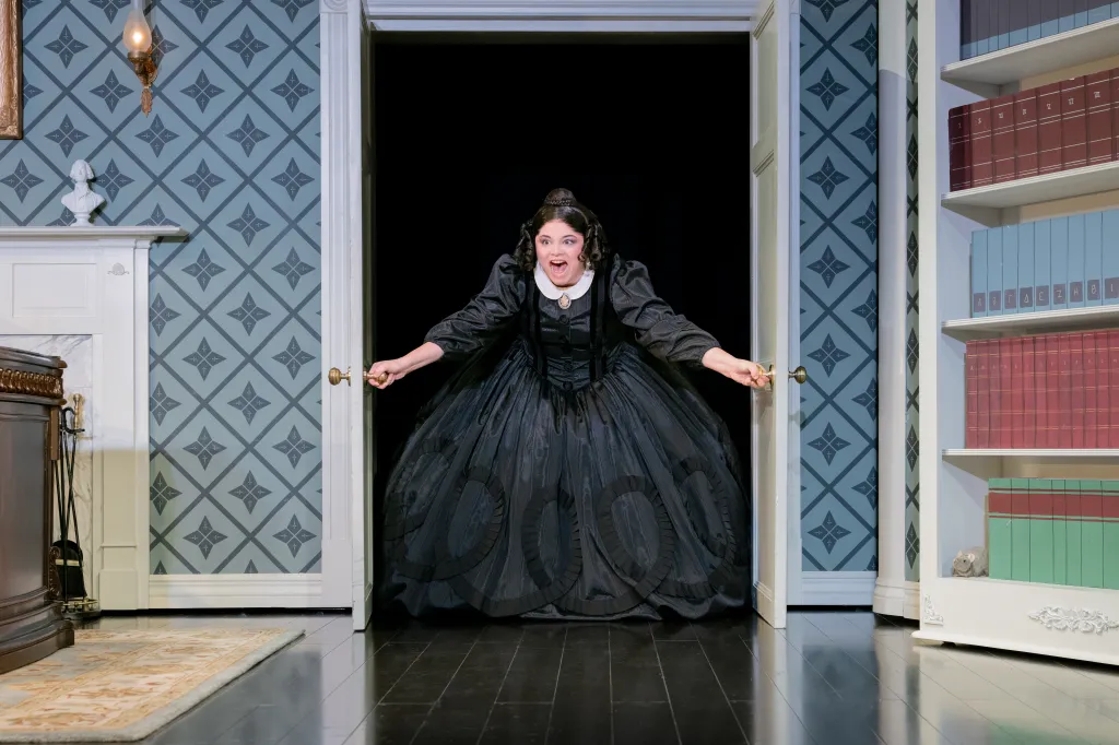 Meg Stalter Returns To Broadway’s ‘Oh, Mary!’, Greets Stage Door Fans Meg Stalter Returns To Broadway's 'Oh, Mary!', Greets Stage Door Fans