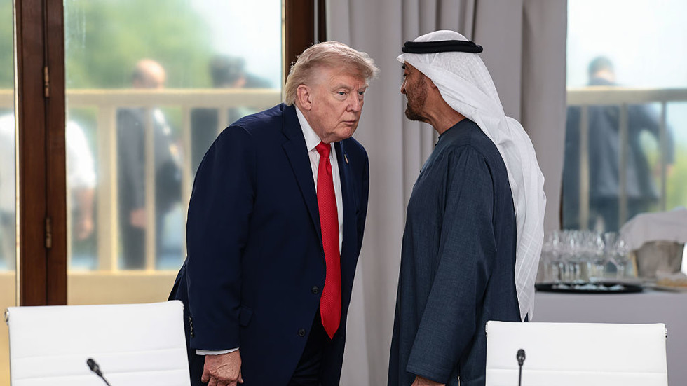 US lawmakers question Trump’s UAE AI chip policy change — RT World News US lawmakers question Trump’s UAE AI chip policy change — RT World News