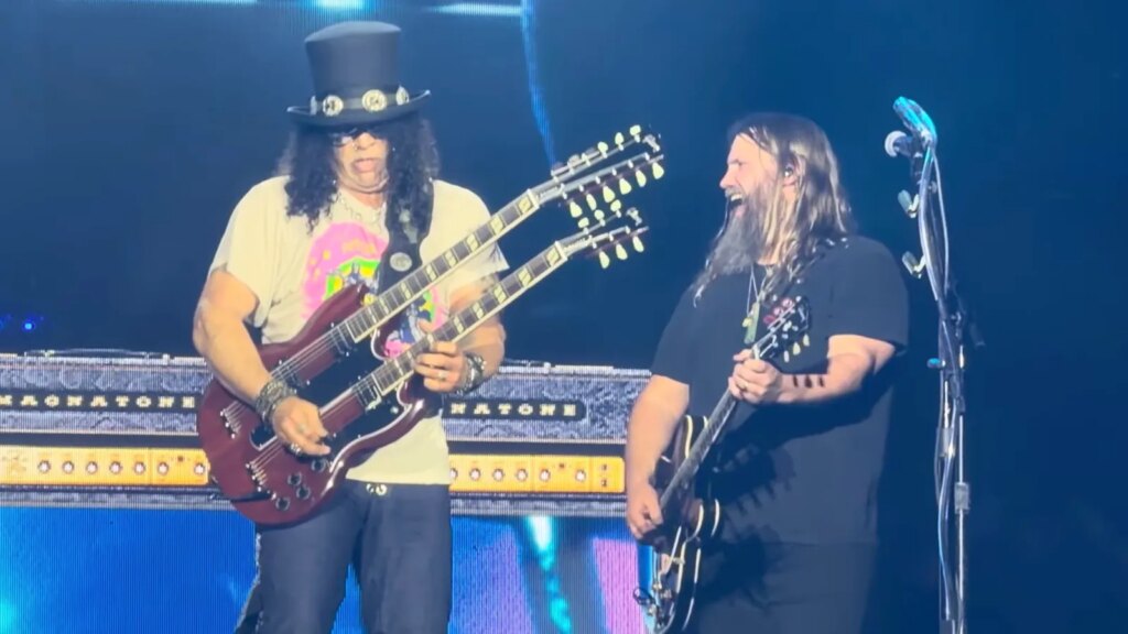 Chris Stapleton Joins Guns N' Roses for 'Heaven's Door' in Toronto