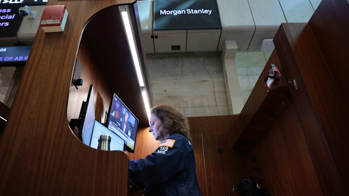 Investors pile back into US stocks as bullishness returns to Wall Street Investors pile back into US stocks as bullishness returns to Wall Street