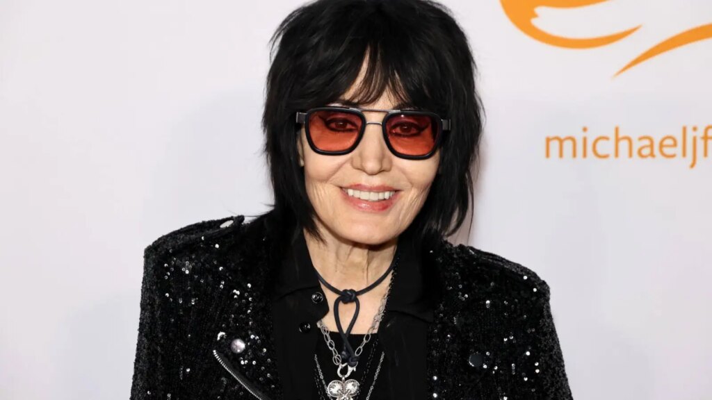 Joan Jett Cancels Upcoming Shows to Recover From Recent Surgery Joan Jett Cancels Upcoming Shows to Recover From Recent Surgery