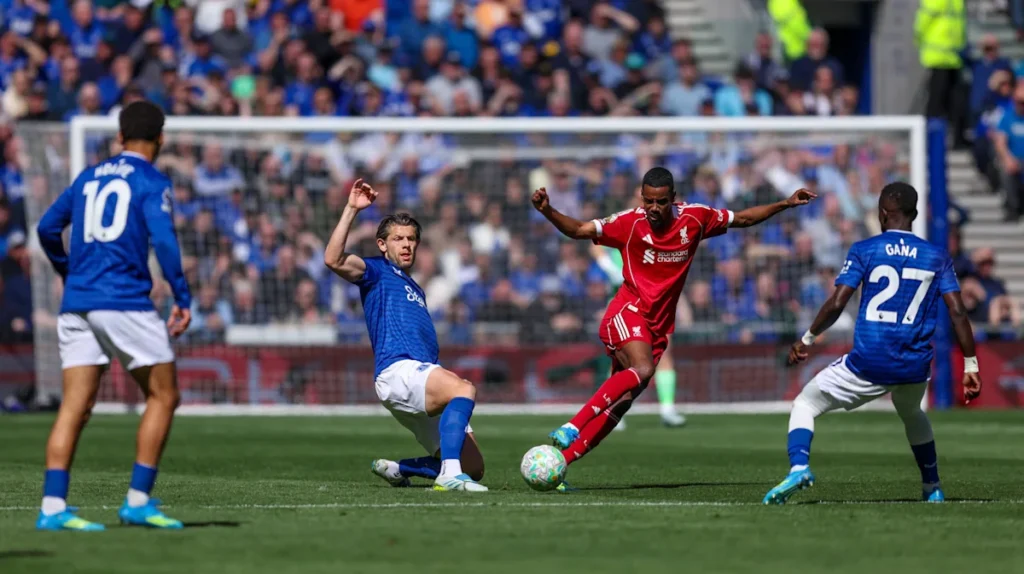 Liverpool legend claims price tag won’t bother star attacker despite slow start