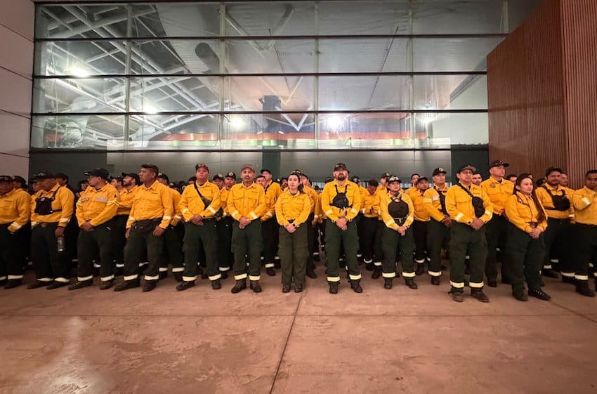 Mexico sends over 300 firefighters to British Columbia Mexican firefighters deployed to British Columbia