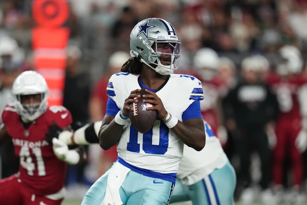 Milton throws 2 TDs in 1st half, makes case for Cowboys’ backup job in 34-13 win over Cardinals Milton throws 2 TDs in 1st half, makes case for Cowboys' backup job in 34-13 win over Cardinals