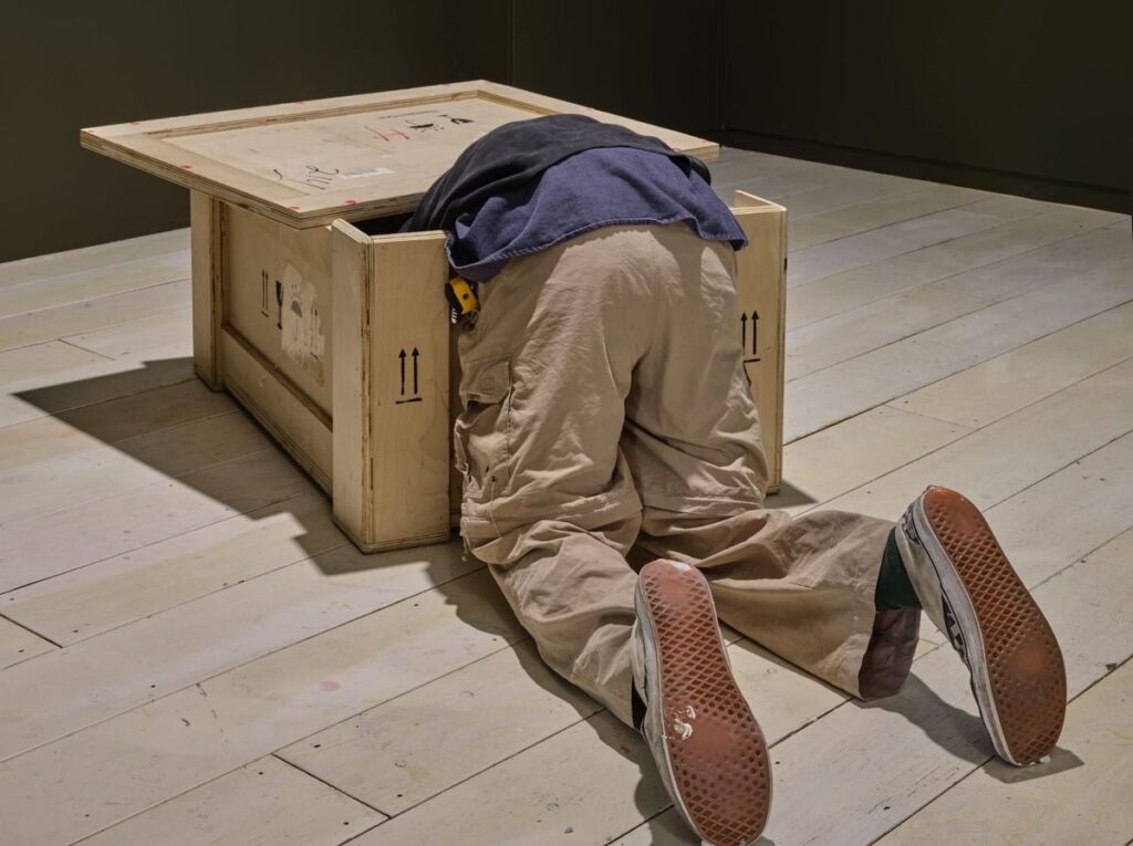 Police Break Into Vancouver Gallery After Confusing Sculpture for Person Police Break Into Vancouver Gallery After Confusing Sculpture for Person