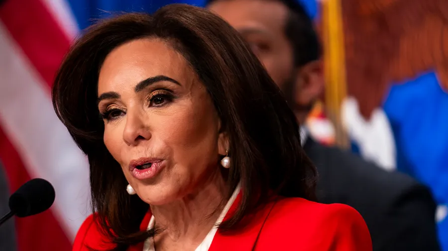 Trump: Pirro 'choked,' 'folded like an umbrella' in Reflecting Pool case Trump: Pirro 'choked,' 'folded like an umbrella' in Reflecting Pool case
