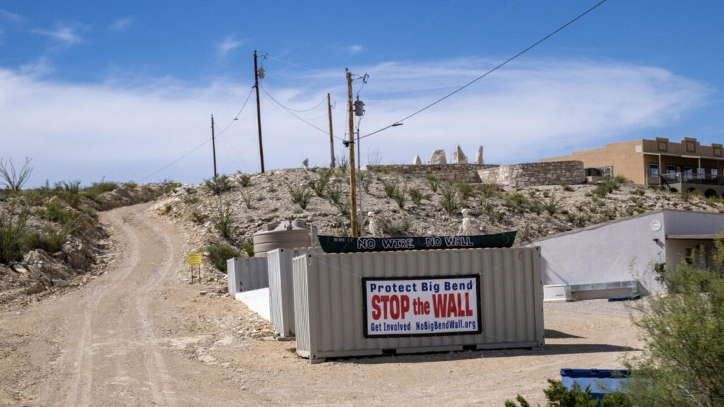 Trump pauses controversial border construction in Texas national park Trump pauses controversial border construction in Texas national park