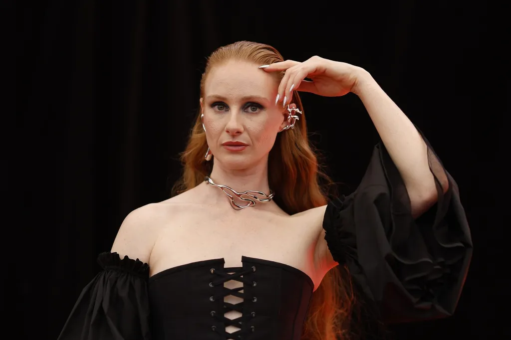 Vera Blue covers Radiohead’s ‘Creep’ for triple j’s Like A Version Vera Blue covers Radiohead's 'Creep' for triple j's Like A Version