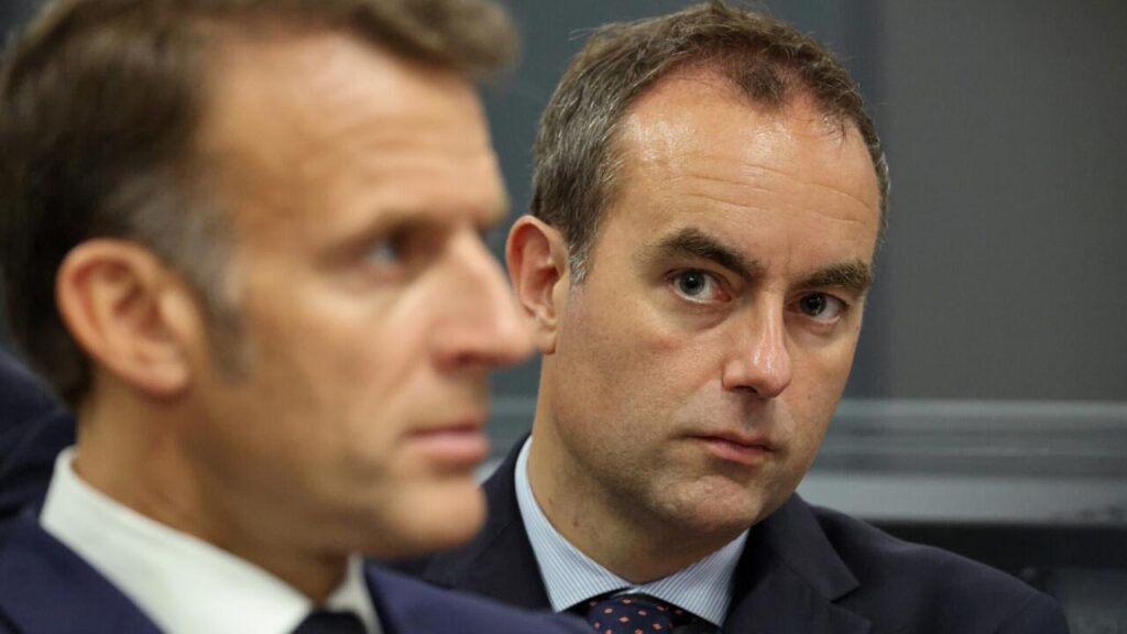 French PM vows to cut public spending by €54 billion to reduce deficit French PM vows to cut public spending by €54 billion to reduce deficit