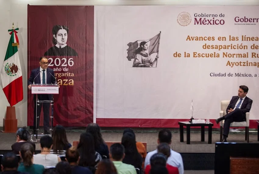 Mexican authorities present 4 new lines of investigation in Ayotzinapa case authorities with Mexico