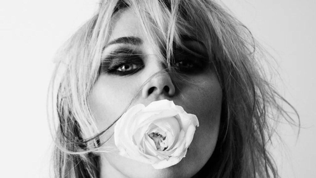 Miley Cyrus: Bass Persuades Album Review