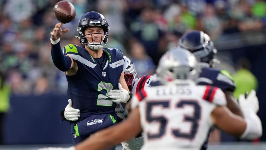 Seahawks take Week 1 win over Patriots, lose QB Darnold early Seahawks take Week 1 win over Patriots, lose QB Darnold early