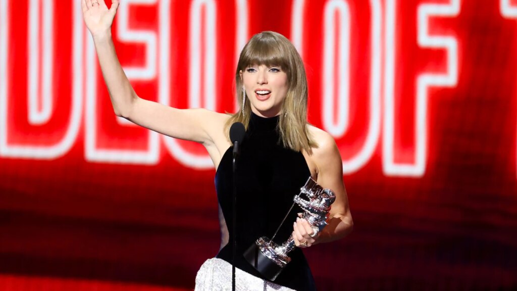 Taylor Swift Turns Video of the Year Win into Dolly Parton Tribute
