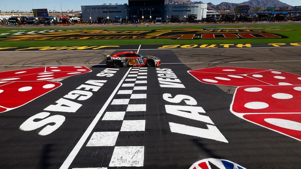 Briscoe fends off Larson’s late surge to win Las Vegas Cup race Briscoe fends off Larson's late surge to win Las Vegas Cup race