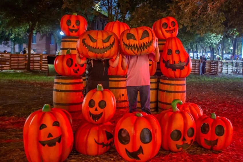 Do Mexicans celebrate Halloween? It’s not what you’d expect Halloween jack-o-lanterns in Mexico.