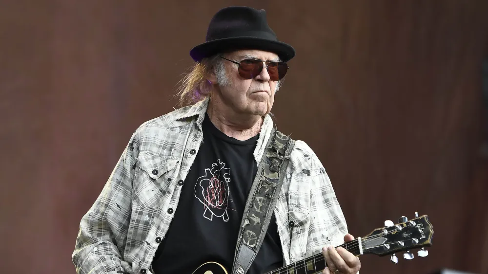 Neil Young Sues Trump for $10M for Using ‘Rockin’ in the Free World’ Neil Young Sues Trump for $10M for Using 'Rockin' in the Free World'