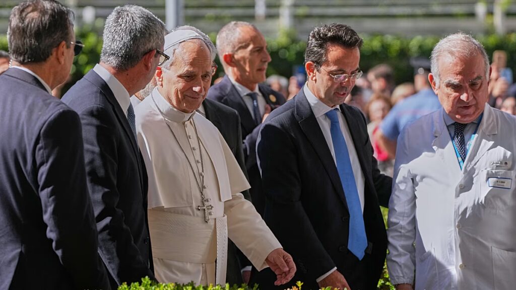 Pope Leo XIV urges Putin to agree to truce in besieged Ukrainian city of Oleshky Pope Leo XIV urges Putin to agree to truce in besieged Ukrainian city of Oleshky