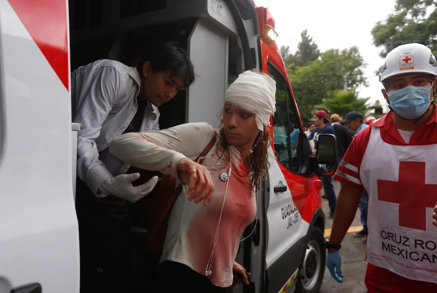 Protesters file complaints with Attorney General’s Office alleging torture at hands of Jalisco state police officers Hurt person who received medical care from the Mexican Red Cross at the Oct. 11 protest in Guadalajara demanding clean tap water