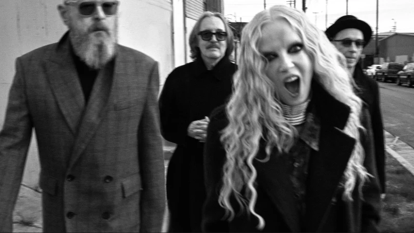 Shirley Manson’s Garbage to headline free Zócalo concert Alt-rock band Garbage - lead singer Shirley Manson screams at the camera, with bandmates in jackets behind her