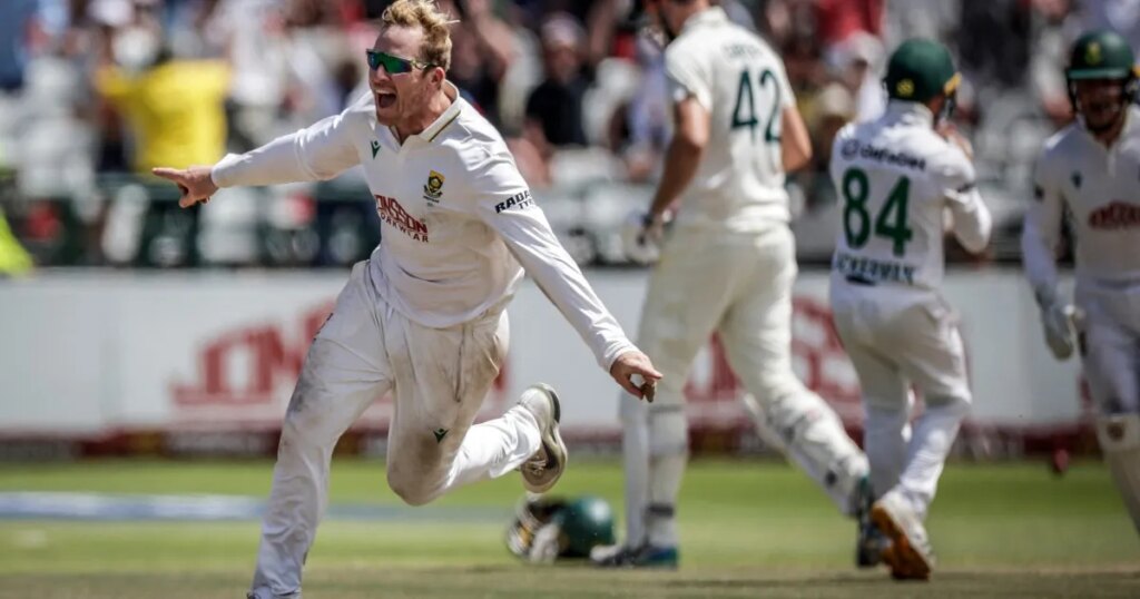South Africa hammer Australia as Harmer takes career best bowling of 6-16 | Cricket