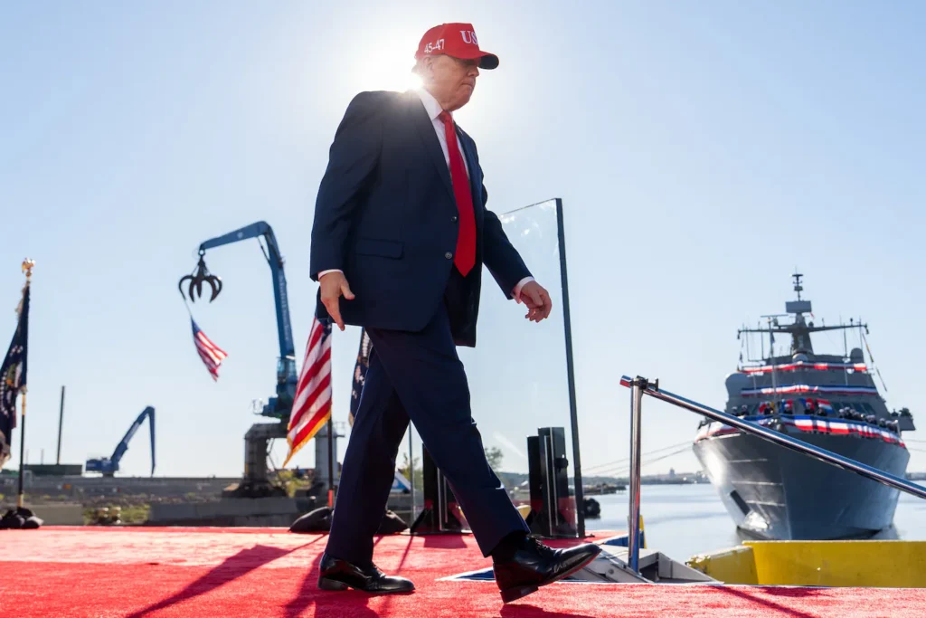 Trump rebukes political advisers for taking other work during midterms