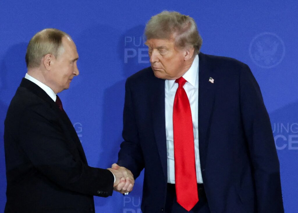 US hosts ‘productive’ trilateral talks to end Russia-Ukraine war | Russia-Ukraine war News