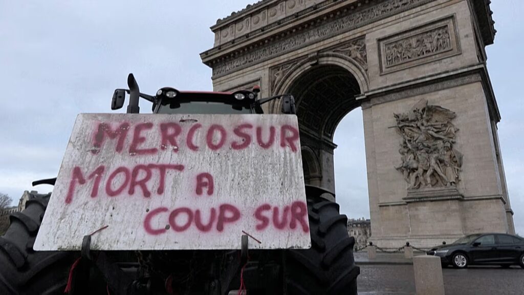 Video. Hundreds of farmers rally in Paris against EU-Mercosur pact and import fears